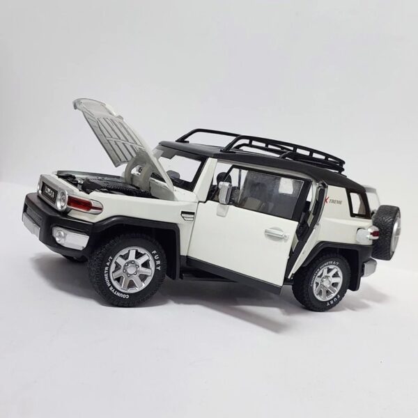 Toyota Cruiser Extreme Die-Cast Model Car - Image 3